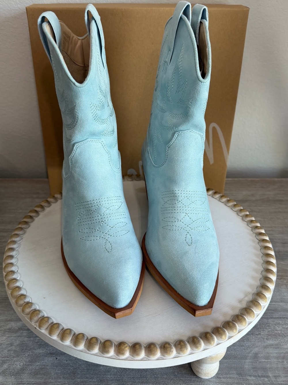 Mi.iM Light Blue Embossed Faux Suede Western Rodeo Heeled Pull-On Boots 9 - Picture 10 of 10